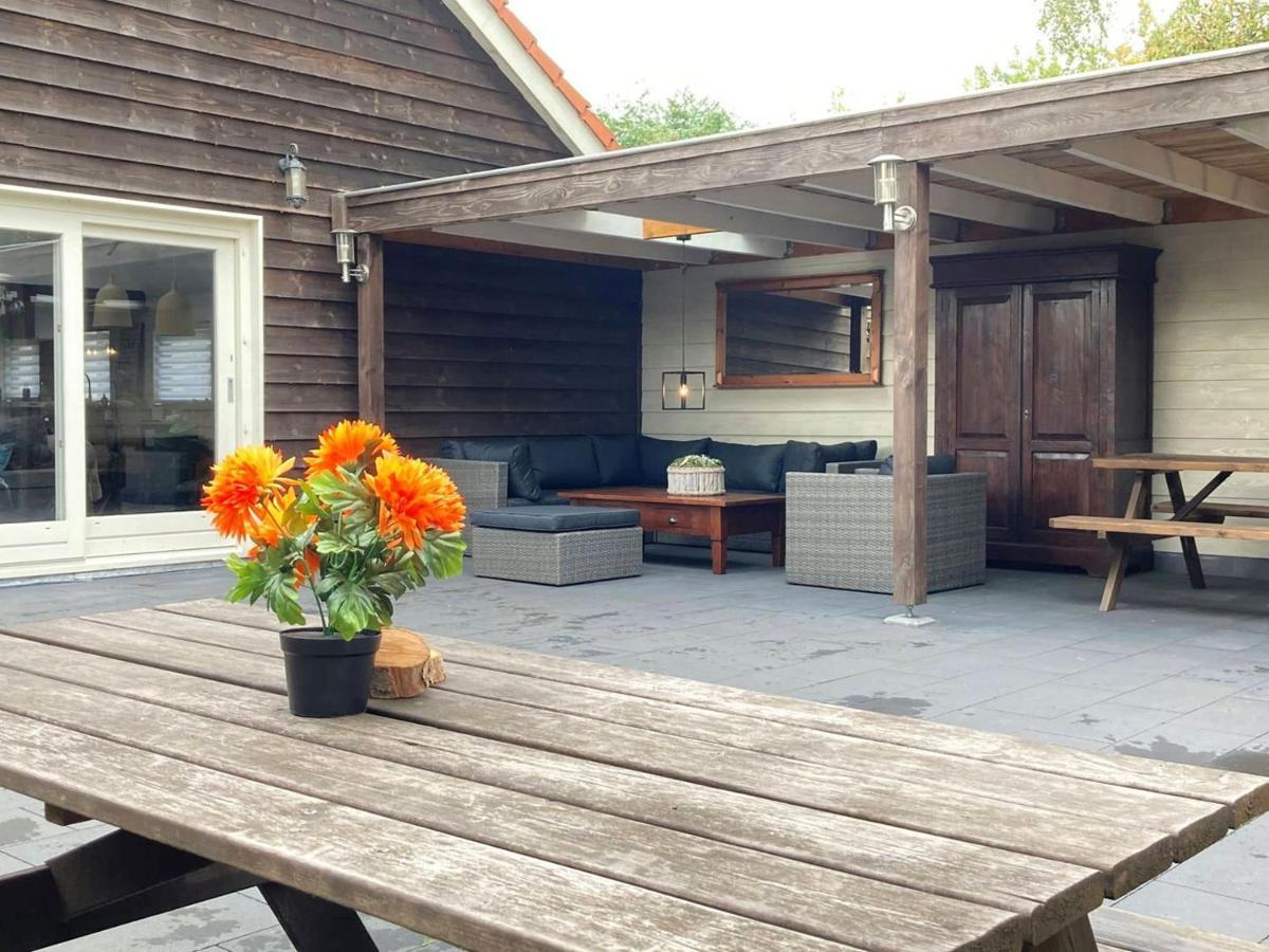 Guesthouse Max Dongen Екстер'єр фото